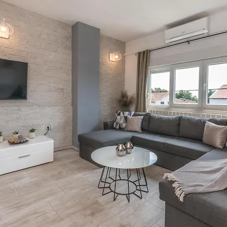Stunning In Biograd With Wifi Apartment